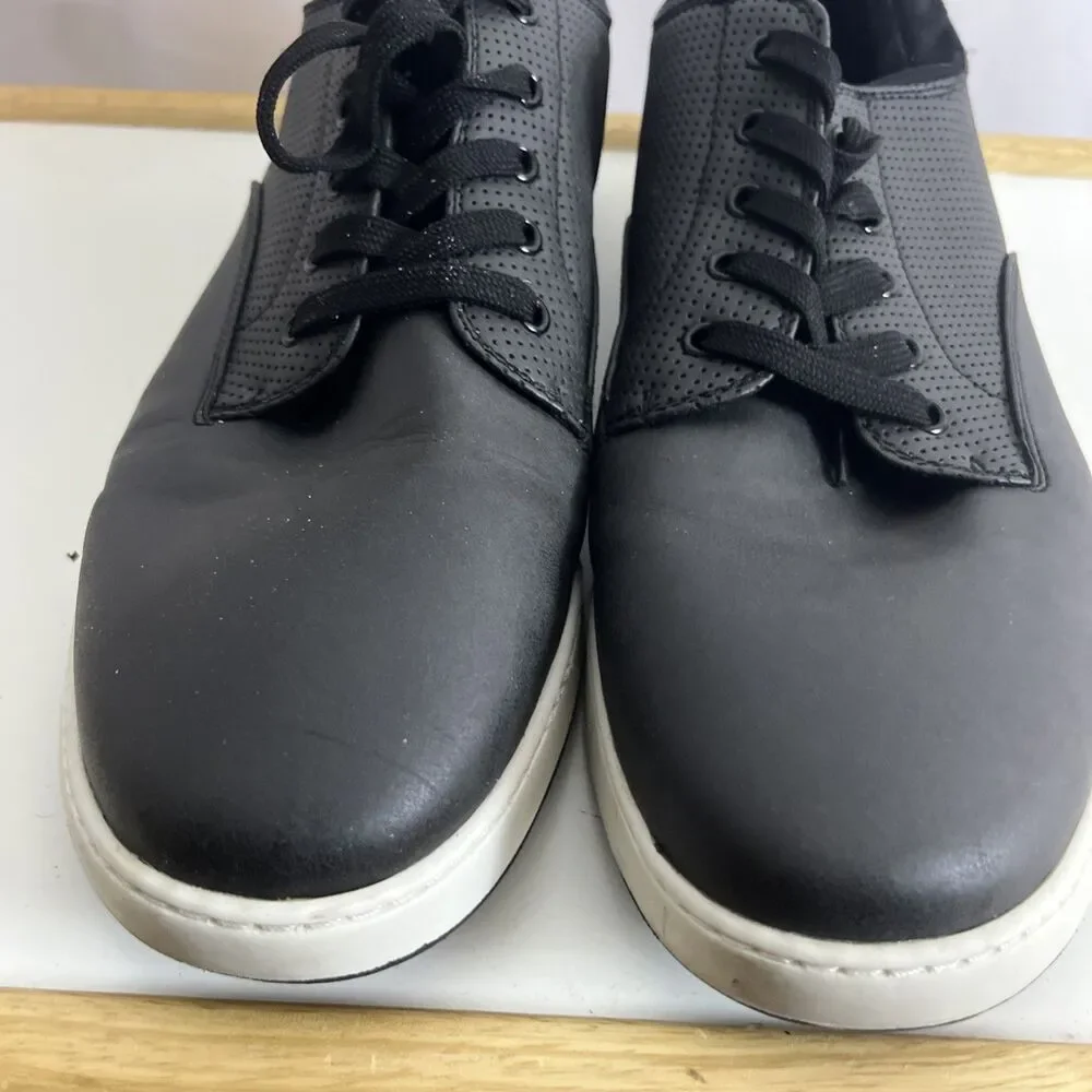 Robert David Black Low Top Casual Men’s Snikers Size 13 M Comfortable Matrix
